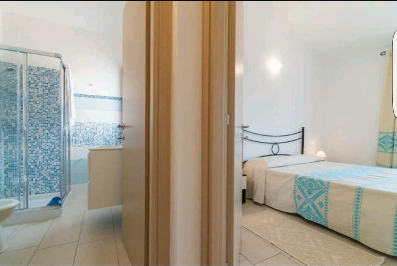 Bed and Breakfast Il Girasole Domus De Maria Exterior foto